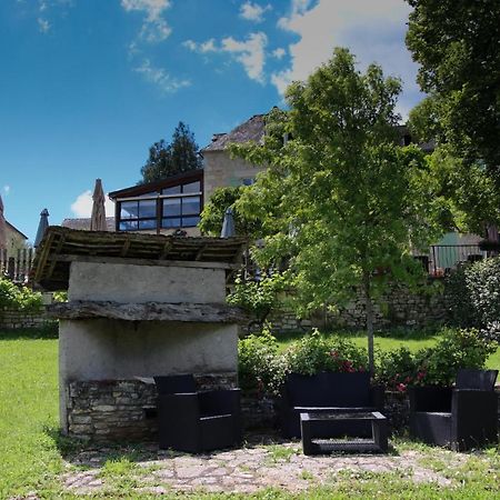 Auberge Des 7 Tours Martel Buitenkant foto